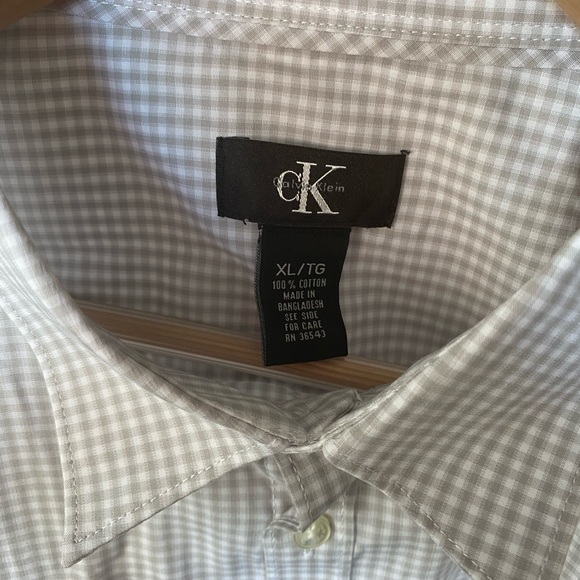 Calvin Klein brand new without tags shirt XL - Picture 3 of 3